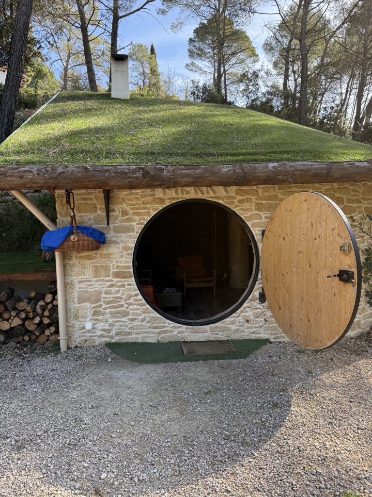 Tanière logement insolite paca