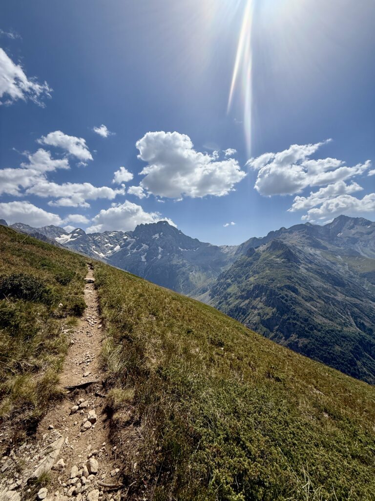 Sentiers vers le plateau des trières