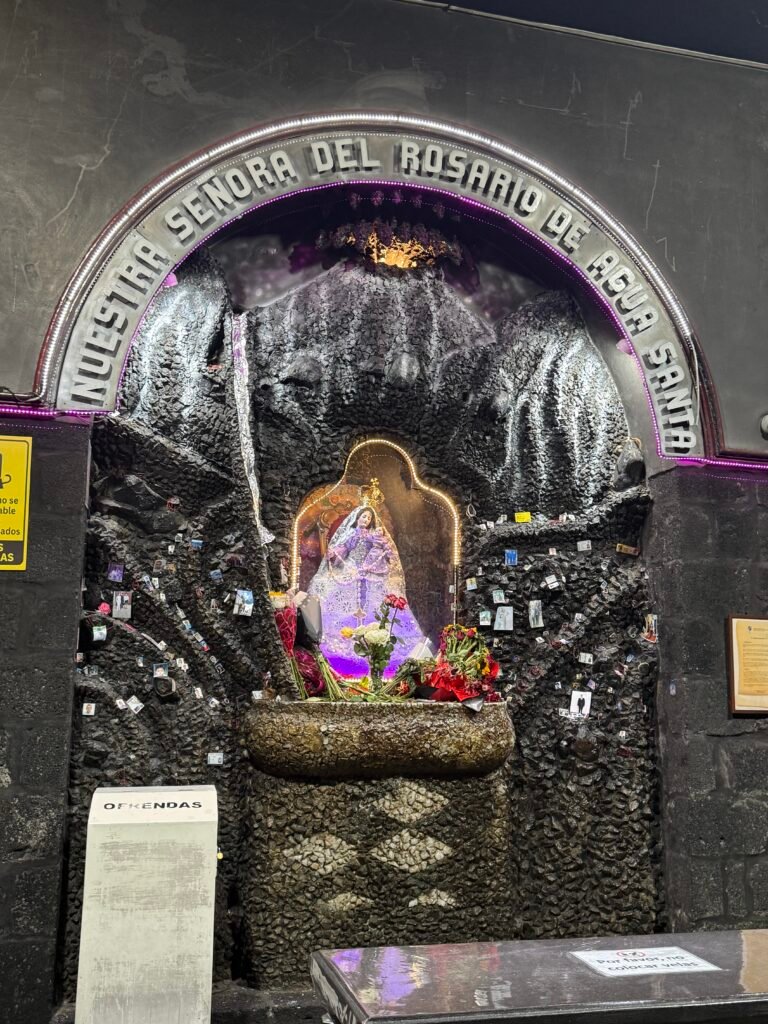 Banos equateur vierge noire